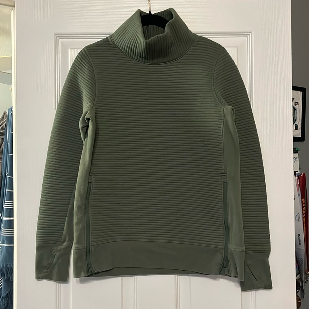 Ribbed Turtleneck Sweater with zippers